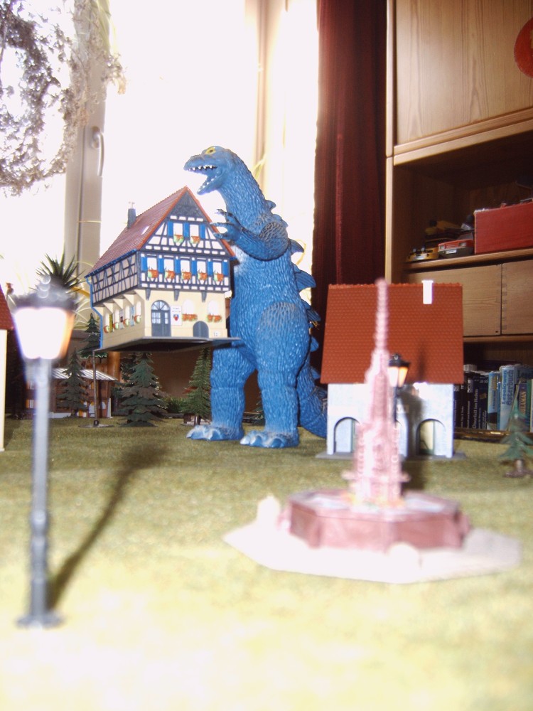 Weihnachten 2007 - Godzilla